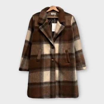 Abrigo chaqueta cuadros con largo medio y bolsillos